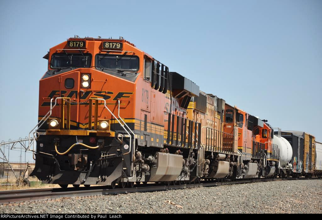 Paused westbound manifest waits its turn to get on the Transcon